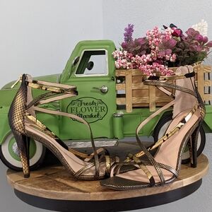 NIB Louise et Cie Lo-Kreeli strappy heels